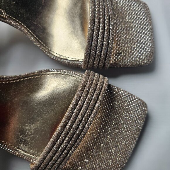 Steven Madden Lavnish in Metallic SZ 8M NWOT GOLD - Picture 4 of 6